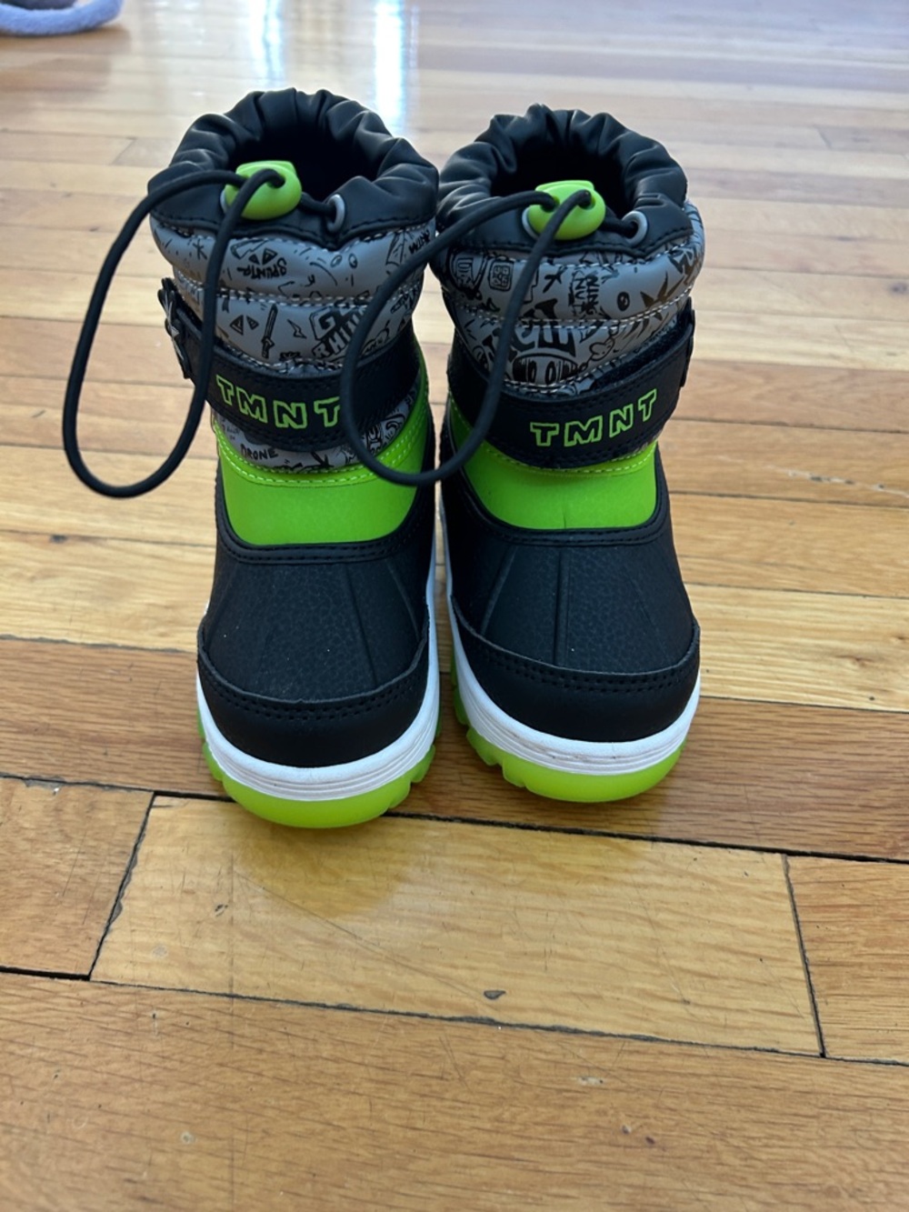 Nickelodeon TMNT Black and Neon Green Kids Snow Boots